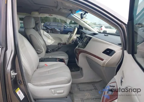 2013 Toyota Sienna Xle/Limited z USA, uszkodzony, nr VIN 5TDYK3DC8DS386897